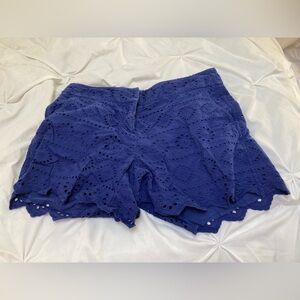 Vineyard Vines eyelet classic shorts size 4